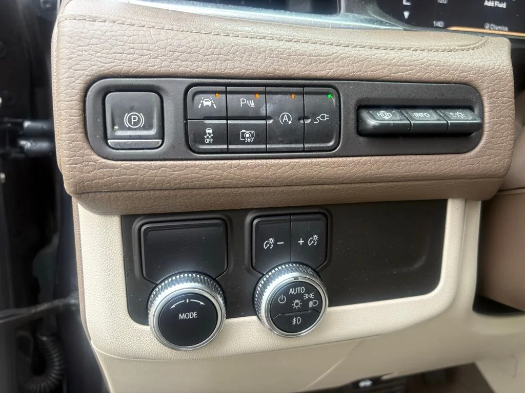 Used 2022 Hunter Green GMC Denali image 24