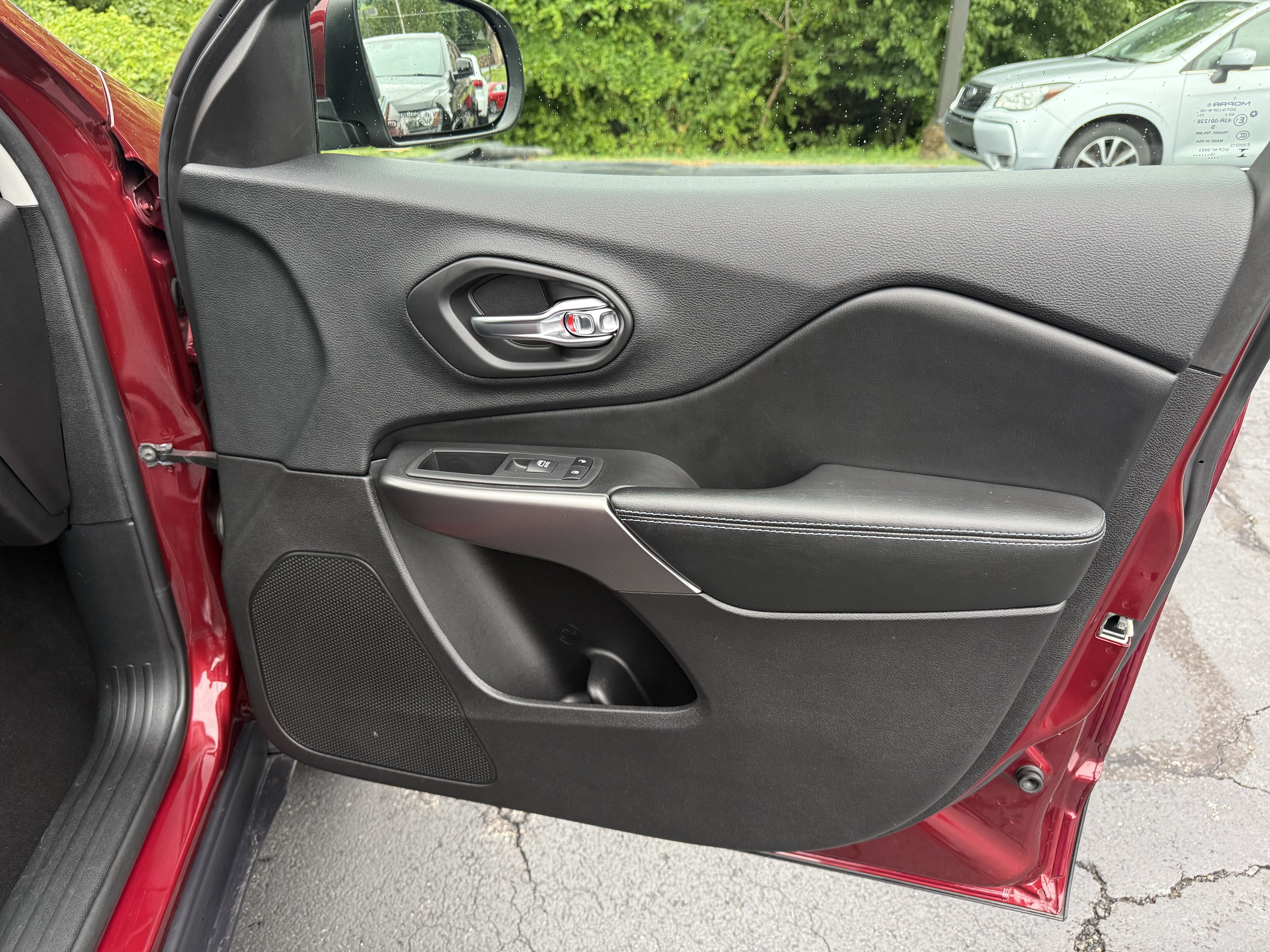 Certified Used 2020 Velvet Red Pearlcoat Jeep Latitude Plus image 14