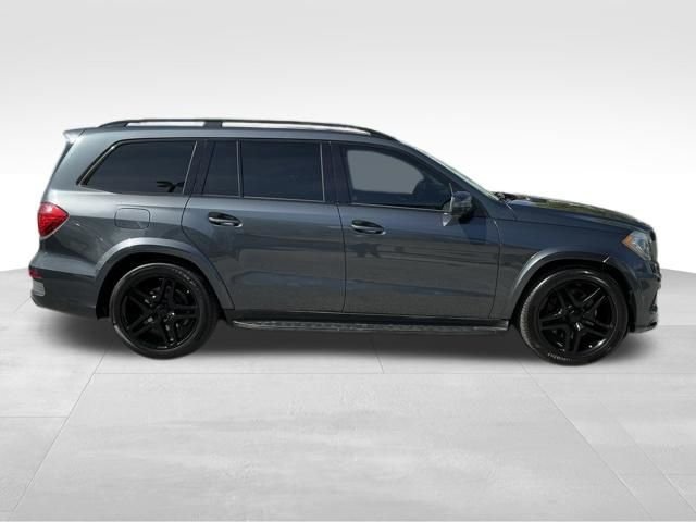 Used 2016 Gray Mercedes-Benz GL 550 image 3