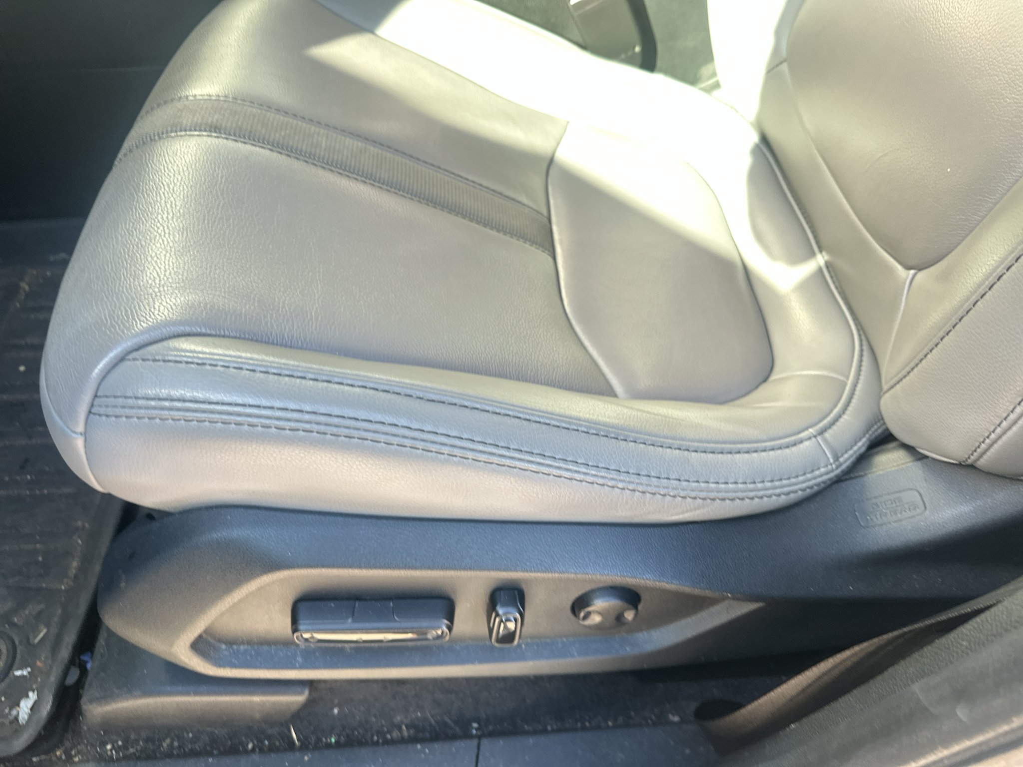 Used 2024 White Honda Touring image 7