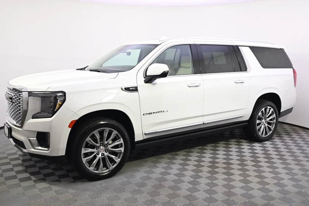 Used 2021 GMC Yukon XL Denali with VIN 1GKS2JKL7MR274186 for sale in Minneapolis, Minnesota