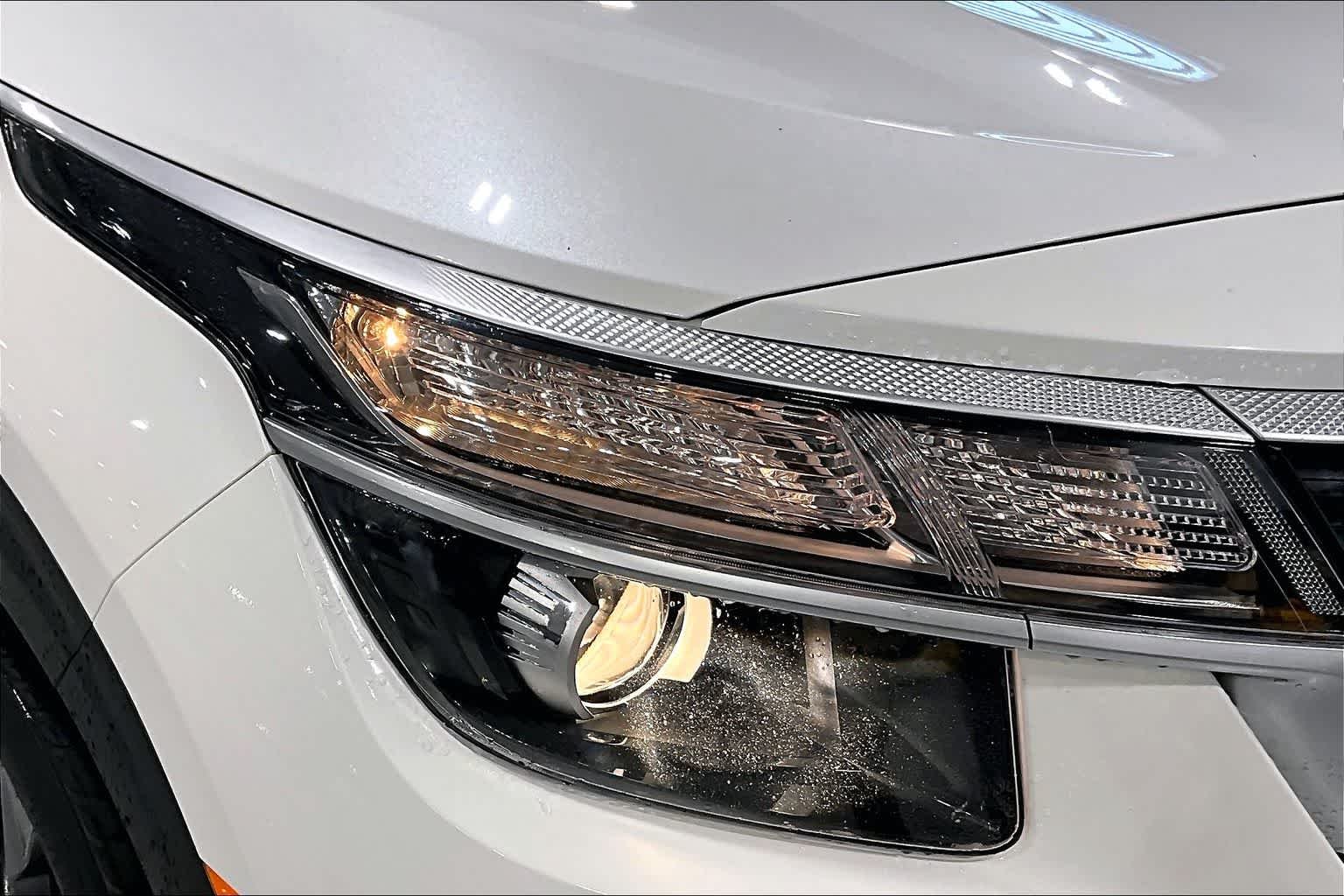 Certified Used 2023 Snow White Pearl Kia LX image 26