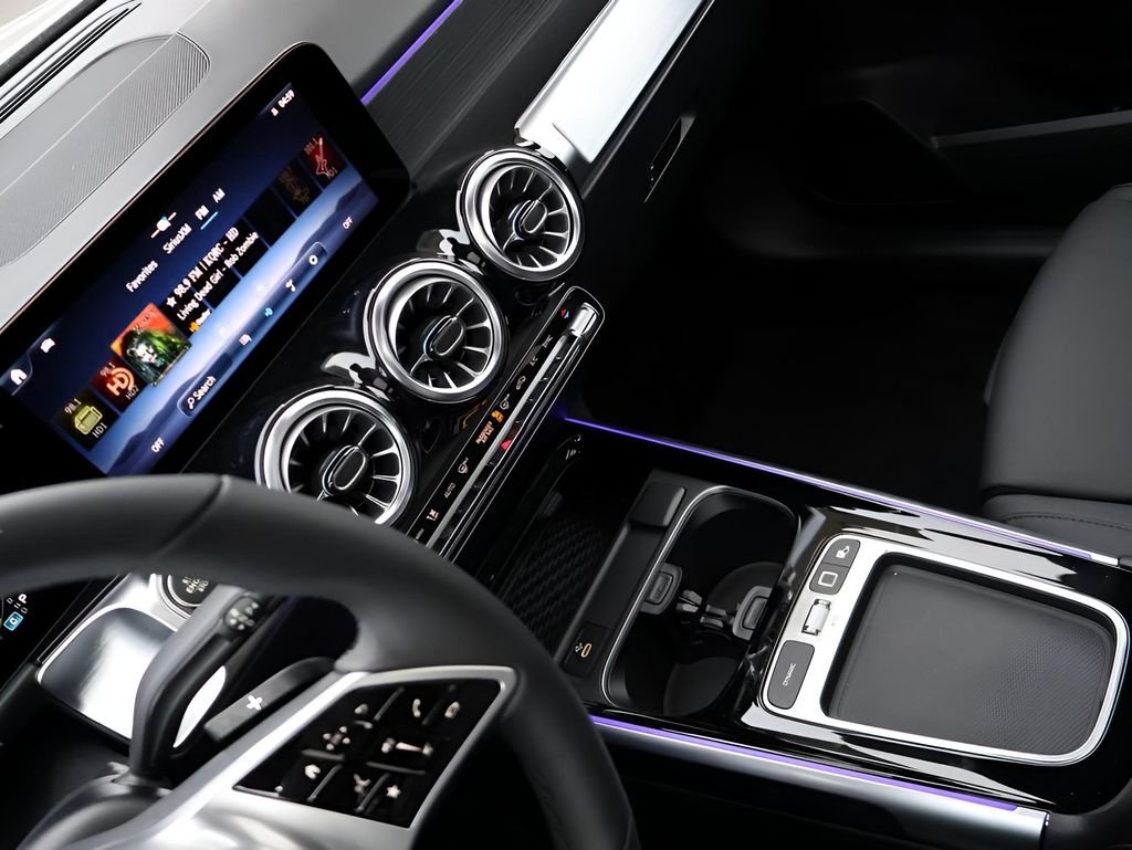 New 2026 Mountain Grey Metallic Mercedes-Benz GLB 250 image 21
