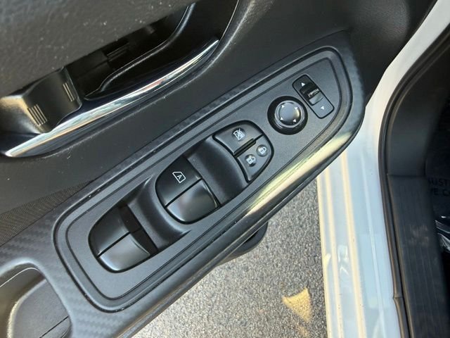 2022 Nissan Versa Sedan SV - Photo 10