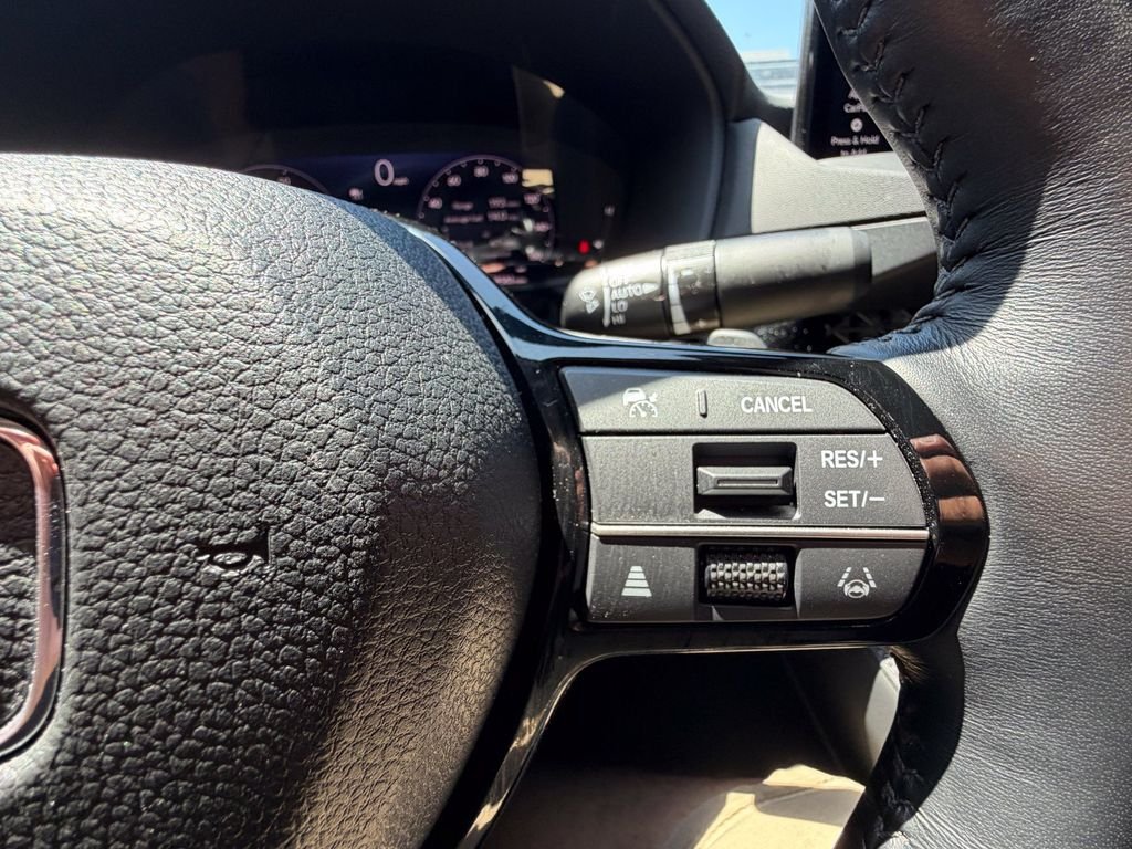 Certified Used 2025  Honda Touring image 29