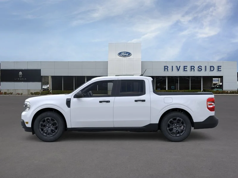 New 2024 Oxford White Ford XLT image 3