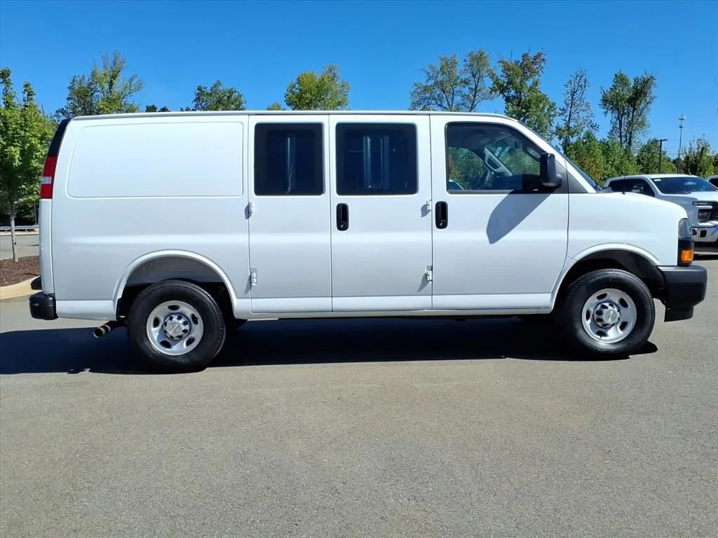 2026 Chevrolet Express Cargo Work Van - Photo 24