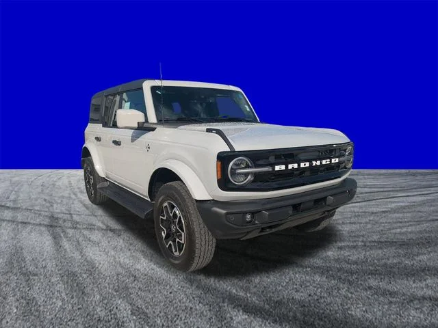 New 2026 Avalanche Gray Ford Badlands® image 2