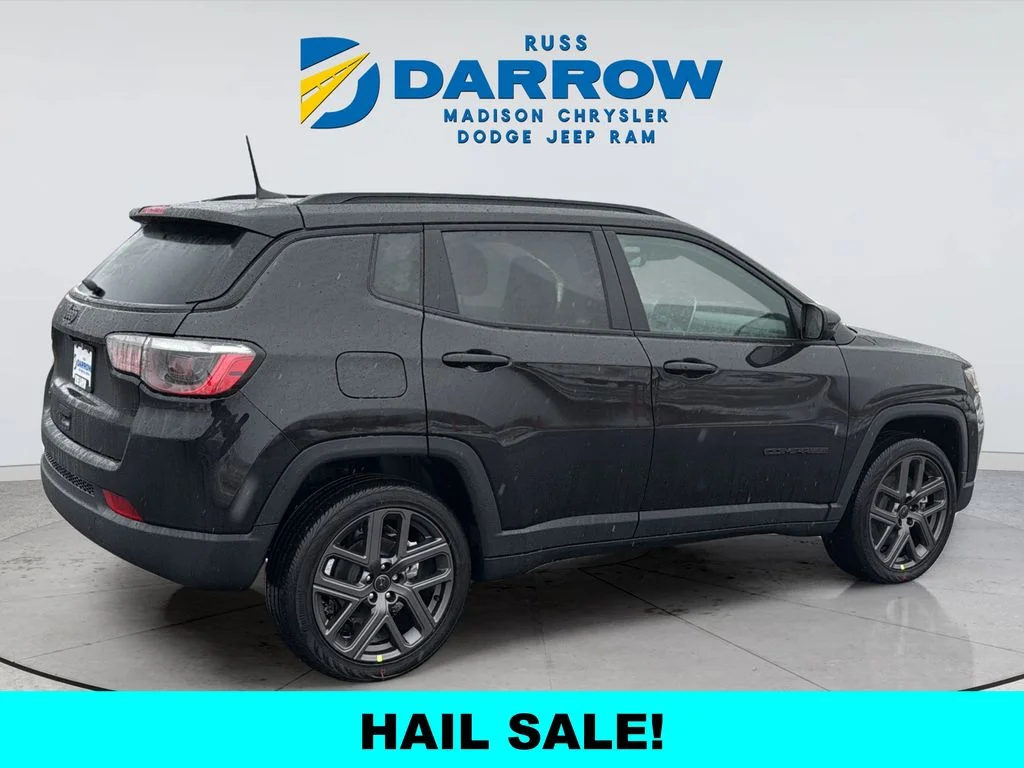 New 2026 Black Jeep Latitude image 5