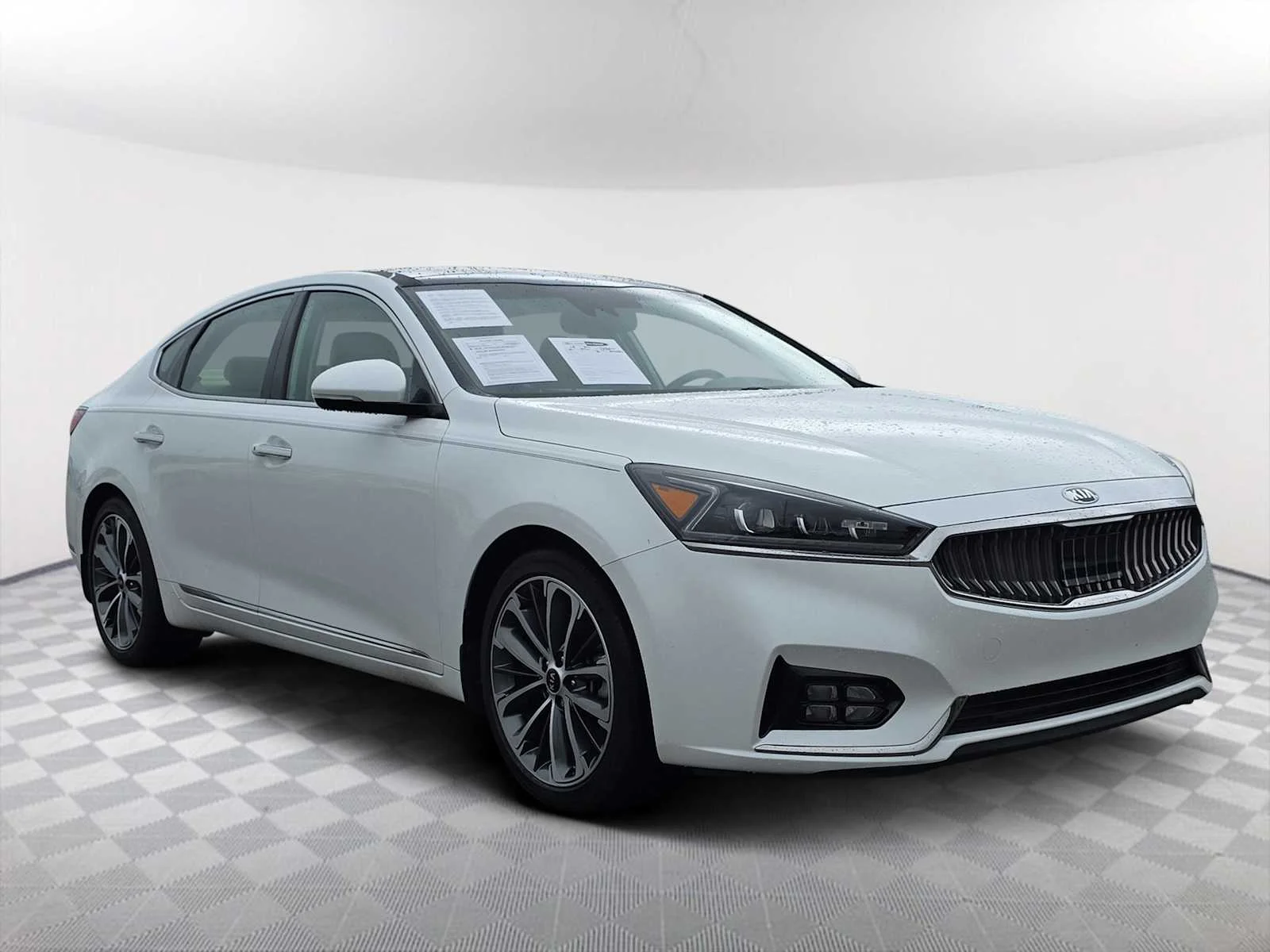 2018 Kia Cadenza Technology's photo