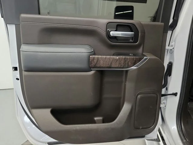 Used 2022 White GMC Denali image 54