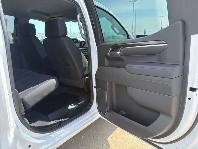New 2026 Summit White GMC SLE image 41
