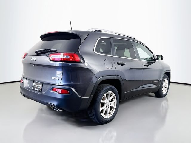 Used 2016 Gray Jeep Latitude image 7