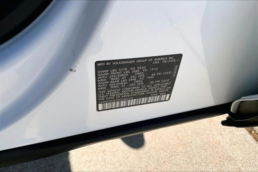 New 2026 Opal White Pearl Volkswagen SE w/Technology image 8