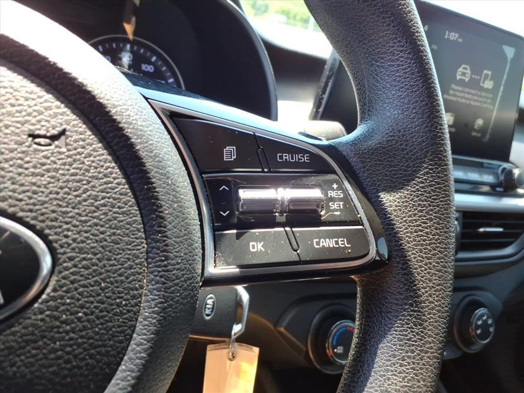 Used 2020 Currant Red Kia LXS image 16
