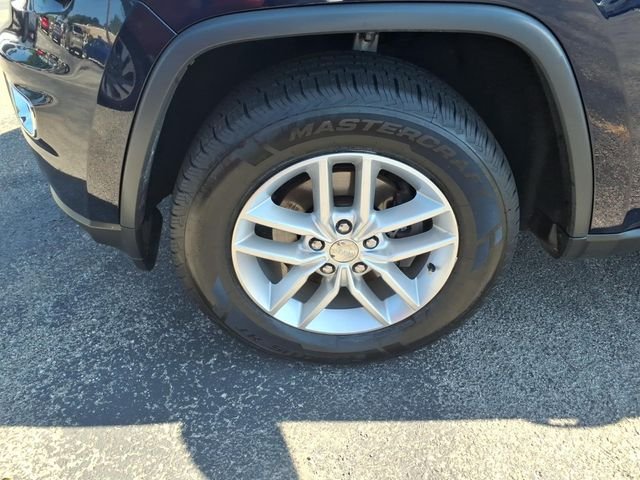 Used 2017 Blue Jeep Limited image 8