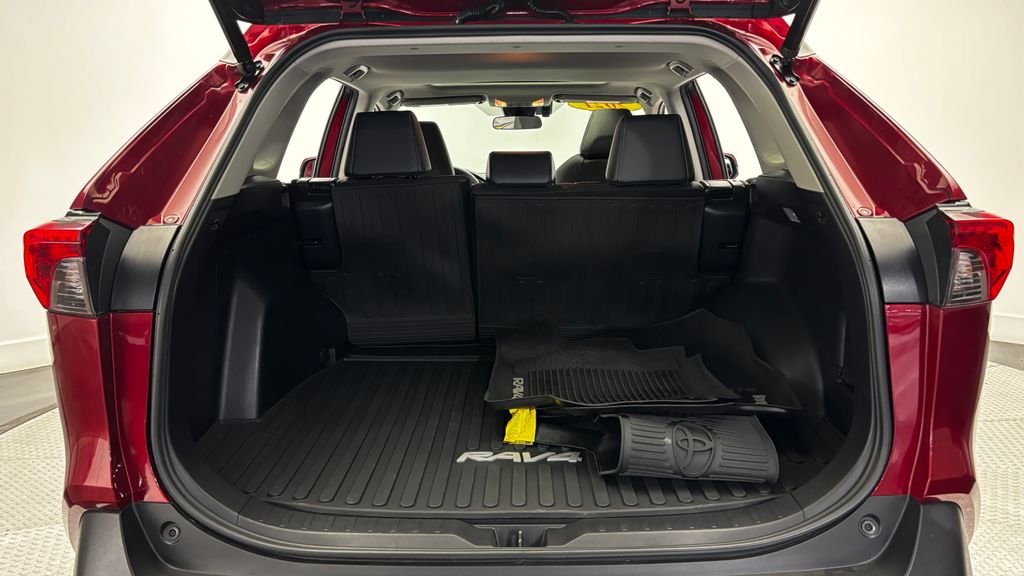Used 2021 Red Toyota XLE Premium image 36