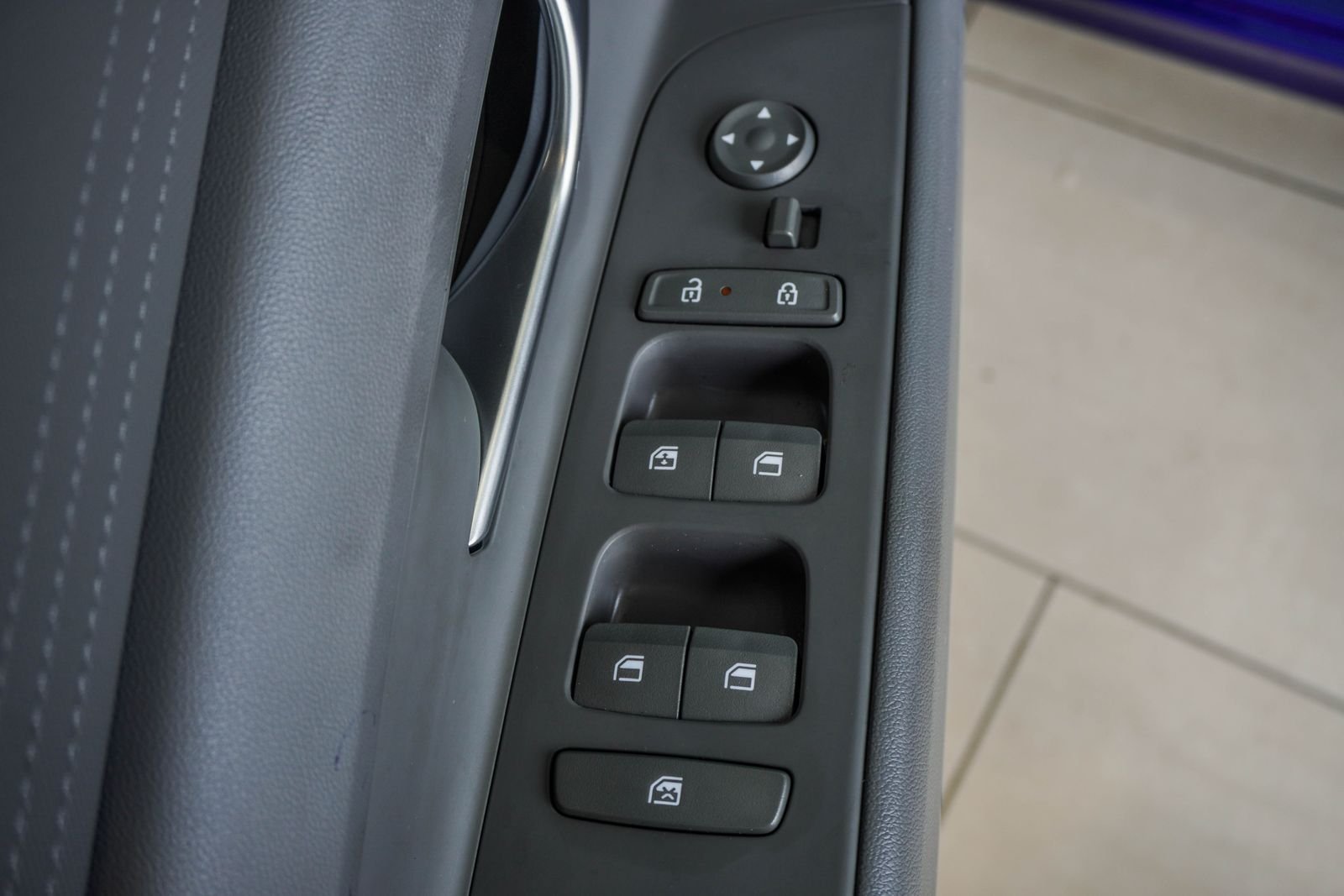 Used 2024 Blue Hyundai SEL image 39