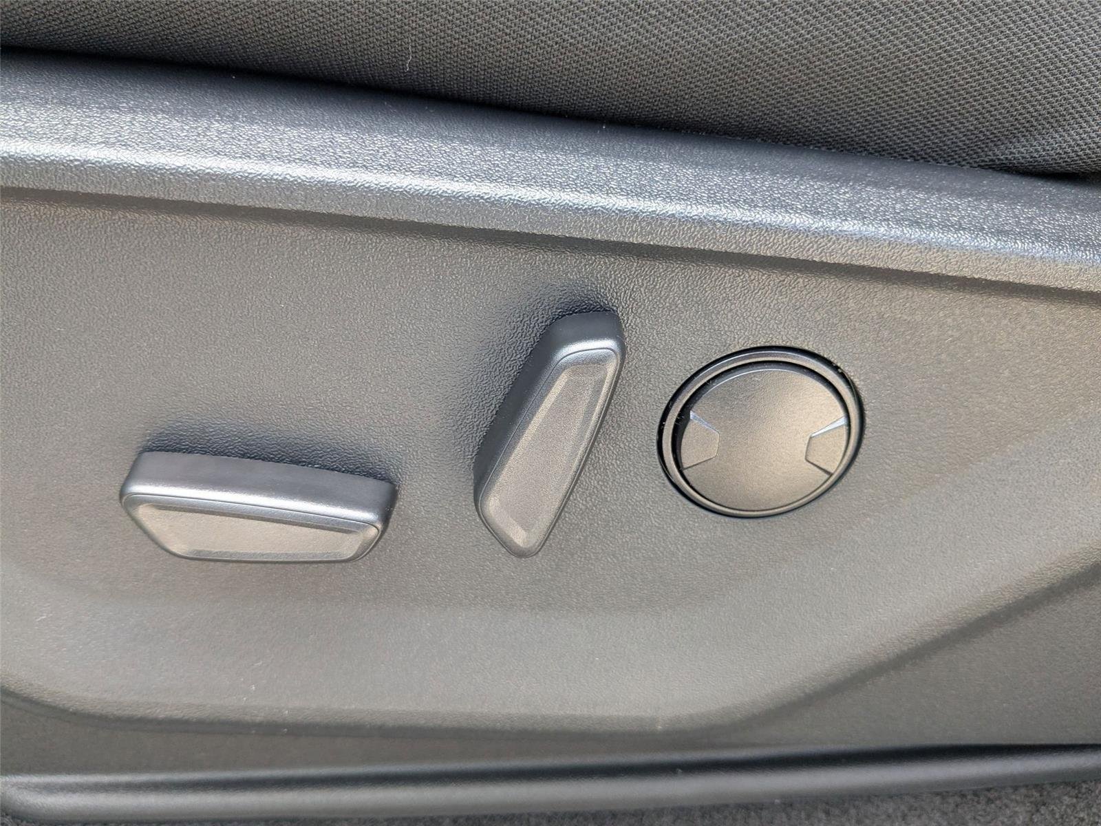 New 2026 Iconic Silver Metallic Ford XLT image 14