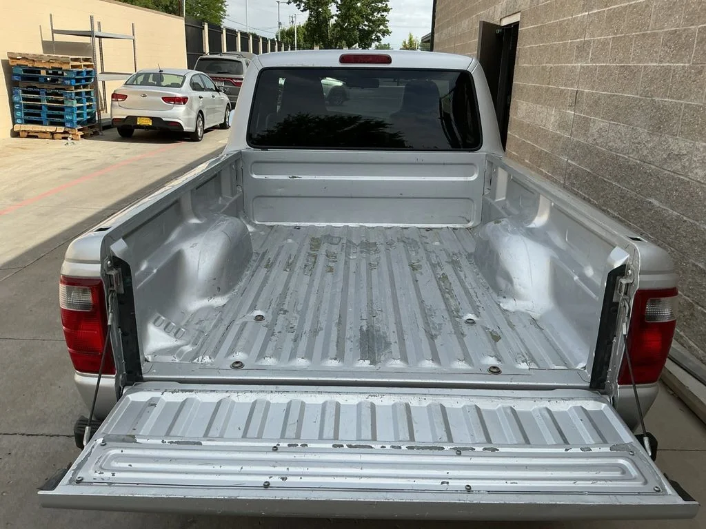 Used 2004 Silver Ford XL image 19