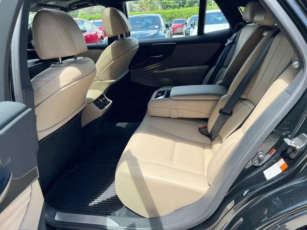 Certified Used 2024 GRAPHITE BLACK GF. Lexus 500 Base image 19
