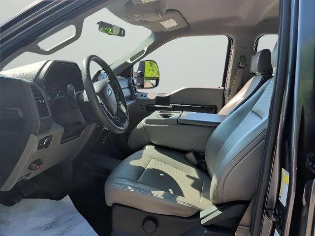 Used 2017 Gray Ford XL image 14