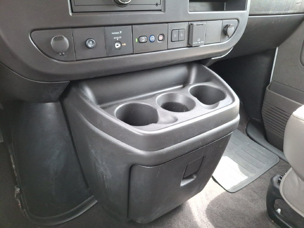 2025 Chevrolet Express Passenger LT - Photo 20