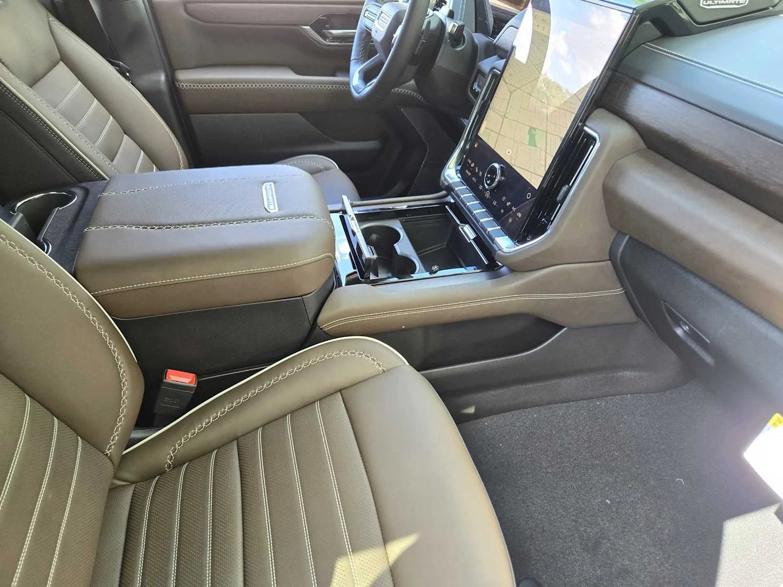 New 2027 Glacier White Tricoat GMC Denali Ultimate image 9