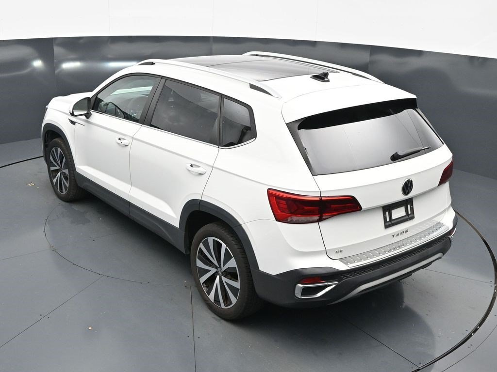 Used 2023 Pure White Volkswagen SE image 15
