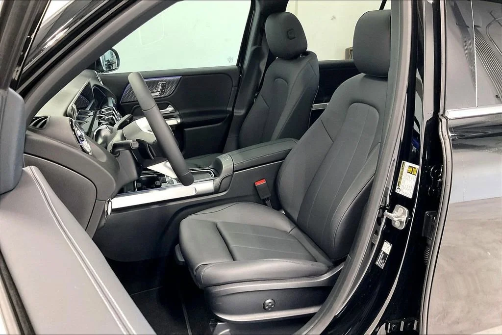 New 2026 Night Black Mercedes-Benz GLB 250 image 21