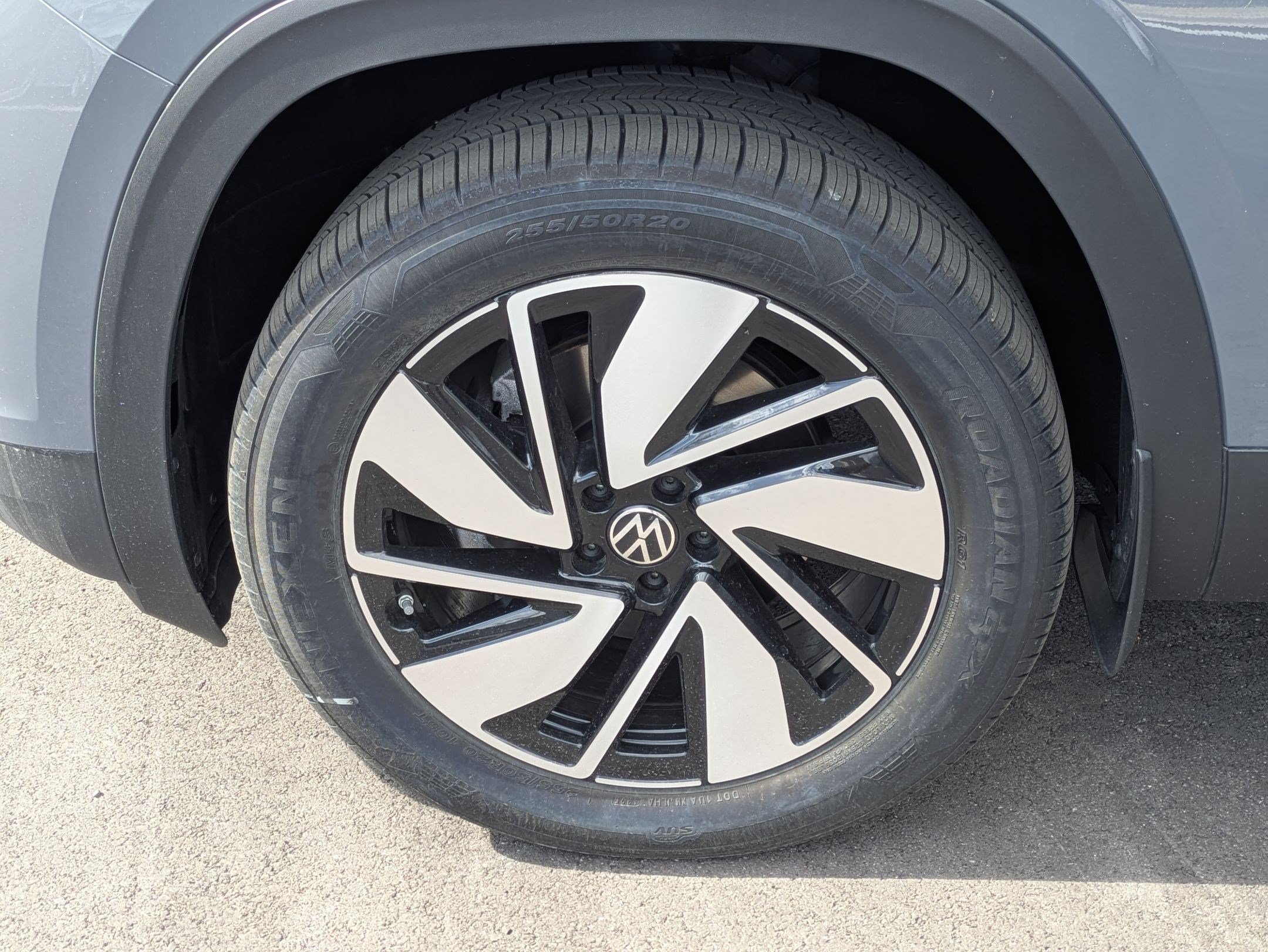 New 2026 Pure Gray Volkswagen 2.0T SE w/Technology image 15