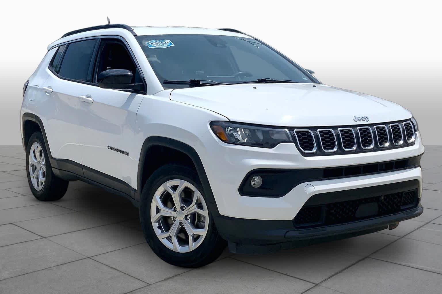Used 2024 Bright White Clearcoat Jeep Latitude image 3