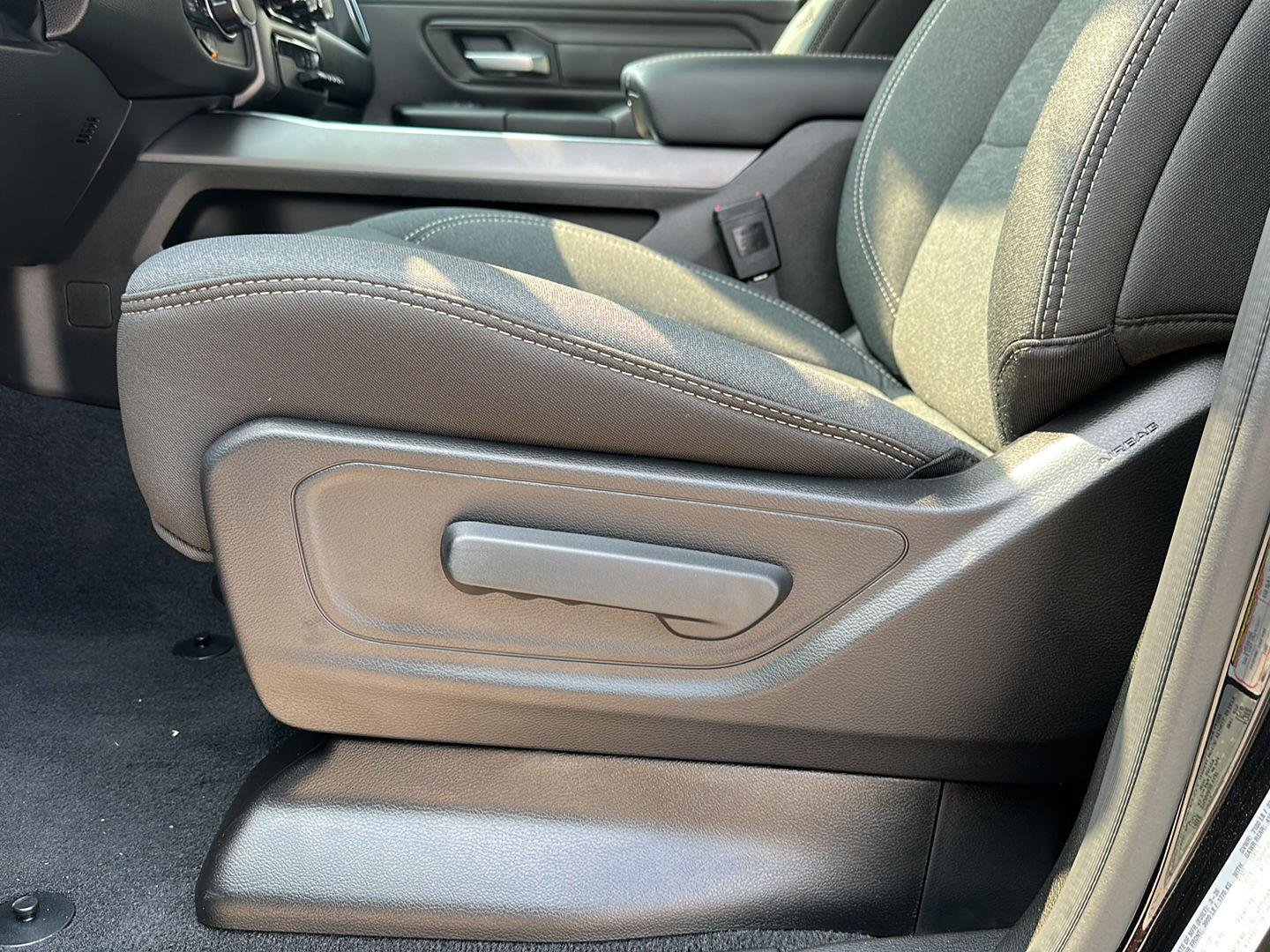 2026 RAM 1500 Express - Photo 13