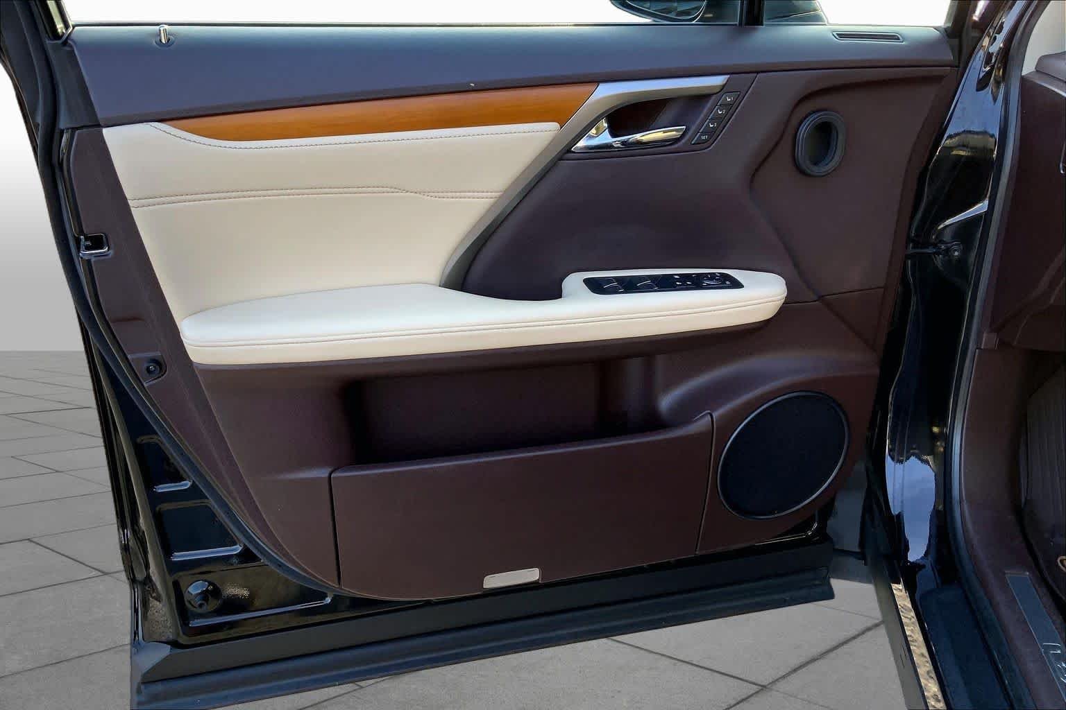 Used 2019 Obsidian Lexus  image 21