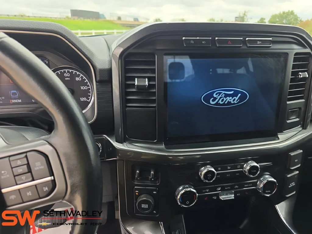 Used 2021 White Ford XLT image 21