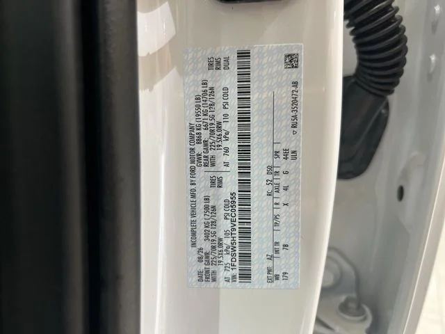 New 2027 Star White Metallic Tri-Coat Ford F-550® Platinum image 29