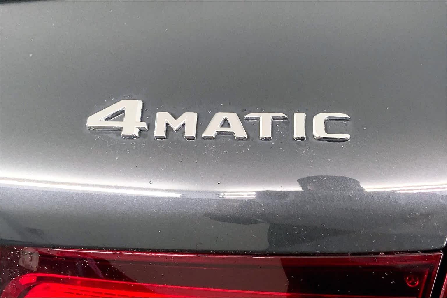 Used 2021 Graphite Grey Metallic Mercedes-Benz GLC 300 image 10