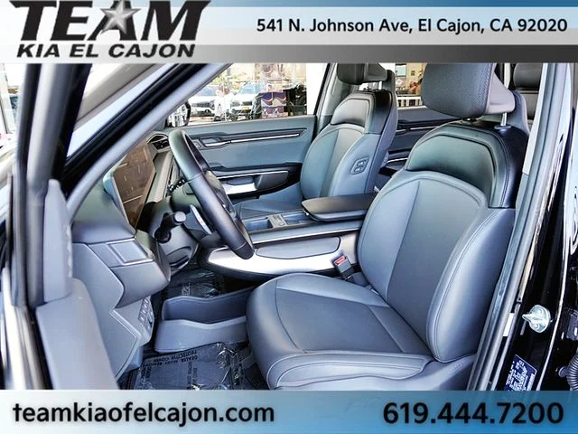 Used 2024 Black Kia Light Long Range image 15