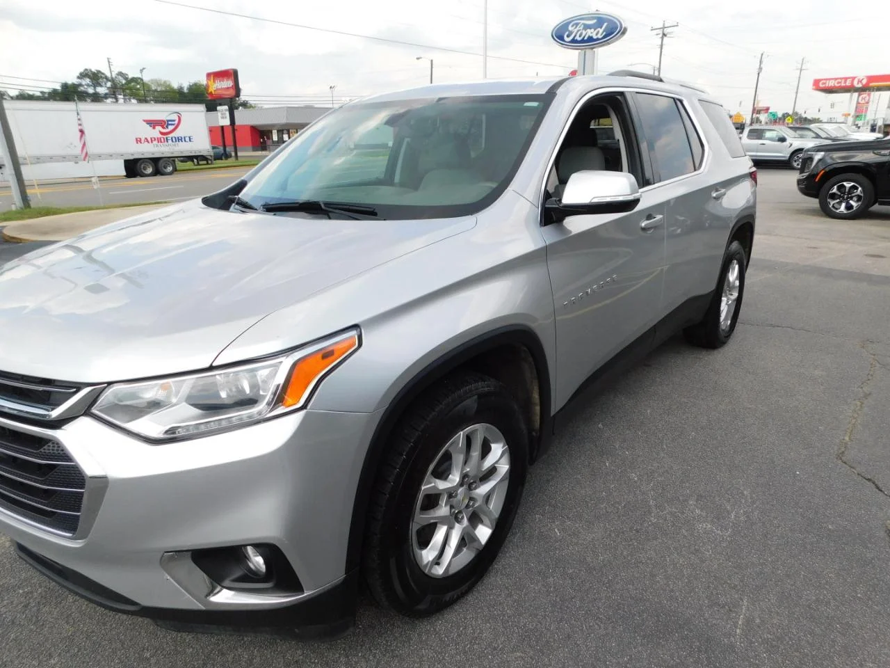 Used 2018 Silver Chevrolet FWD 4DR LT CLOTH W/1LT image 4