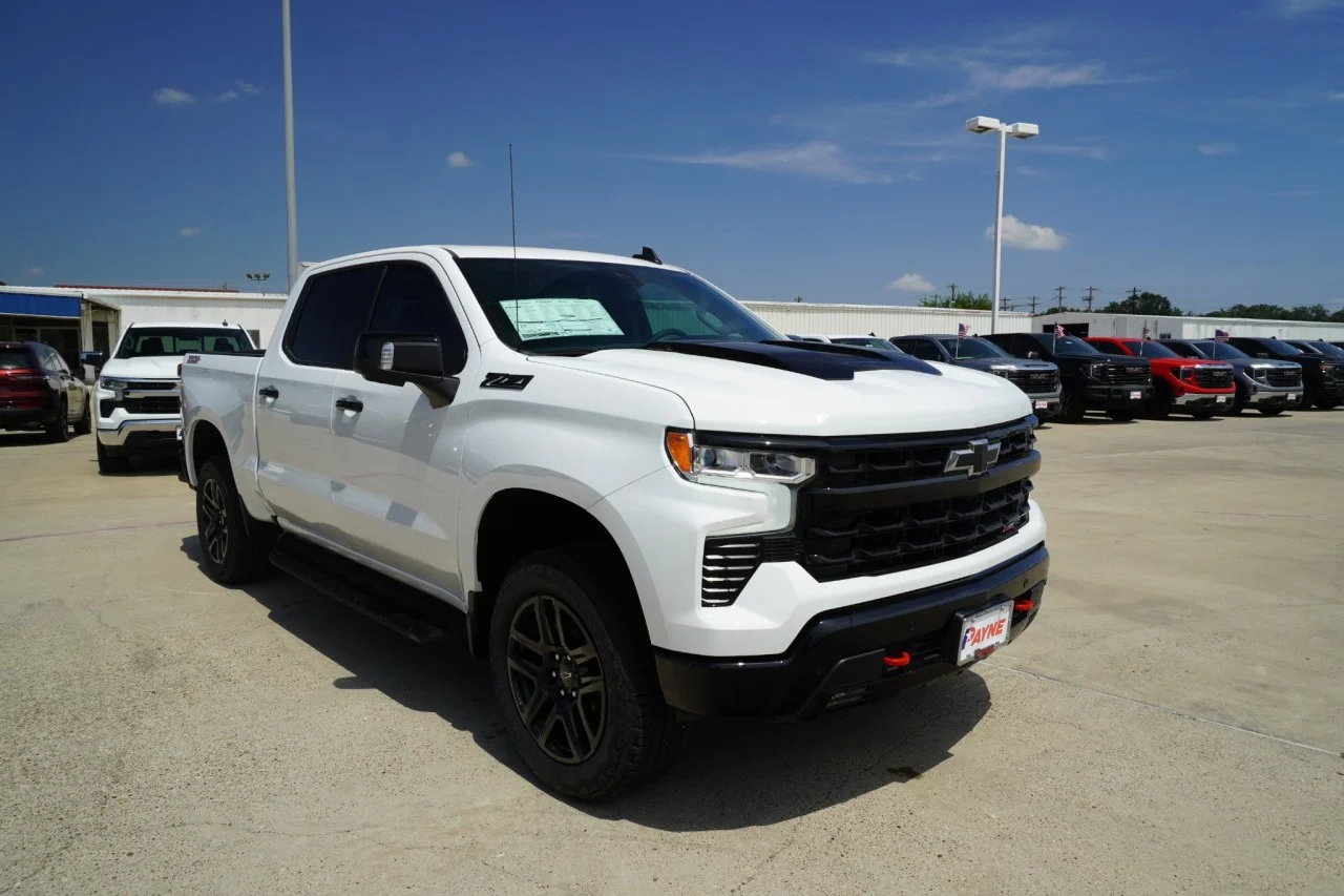 2026 Chevrolet Silverado 1500 LT Trail Boss - Photo 3