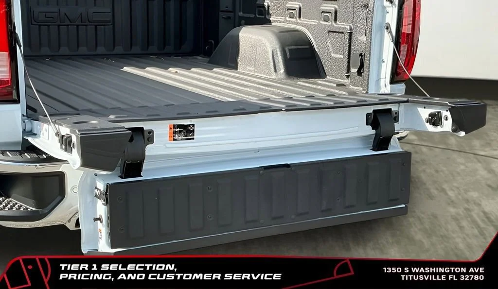 New 2026 Glacier White Tricoat GMC SLT image 31
