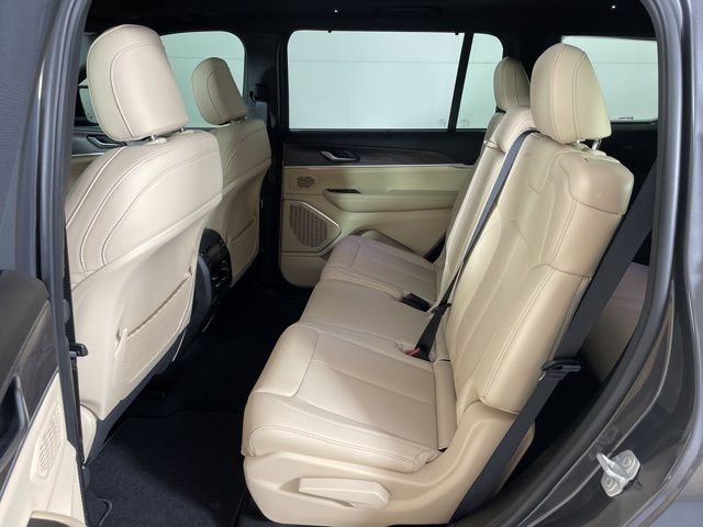 New 2025 Baltic Gray Metallic Clear-Coat Exterior Paint Jeep Limited image 42