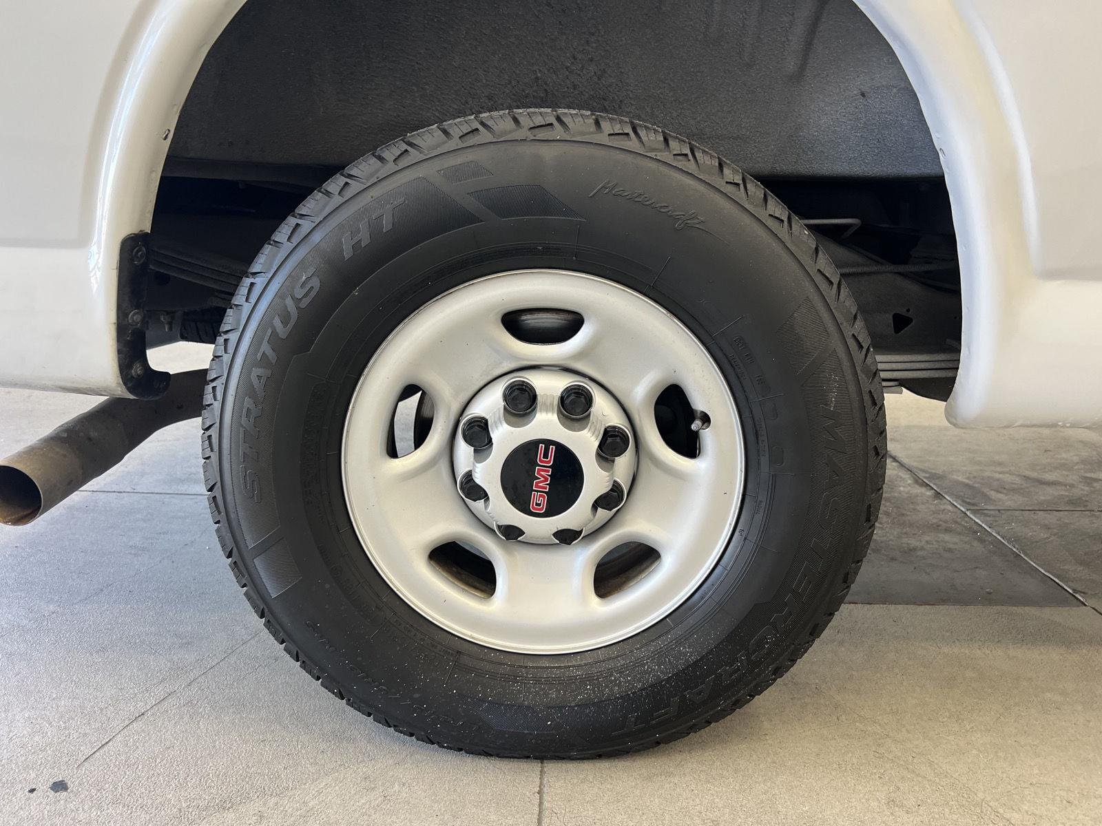 2018 GMC Savana Cargo Work Van - Photo 9