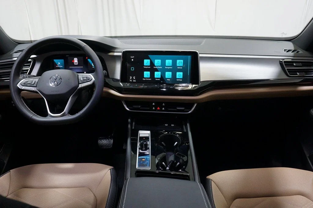 2025 Volkswagen Atlas Cross Sport SE w/Tech - Photo 14