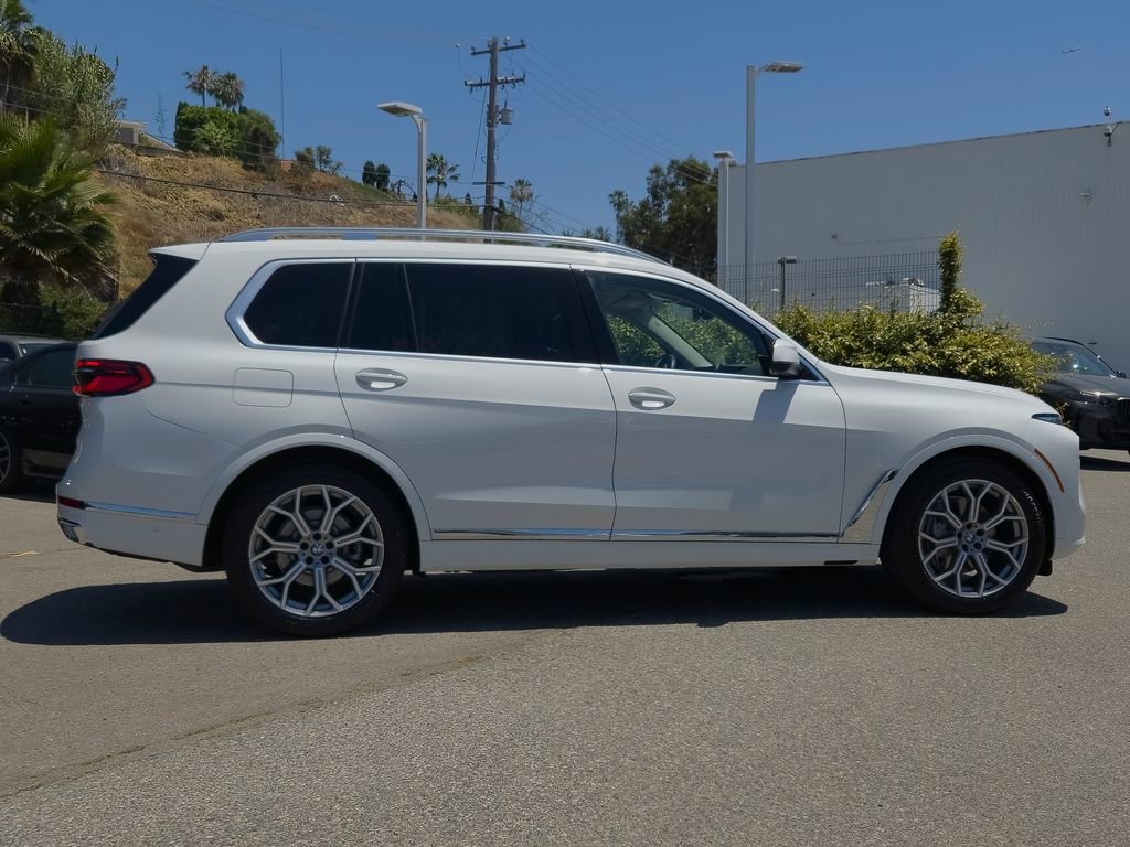 Used 2024 Alpine White BMW xDrive40i image 4