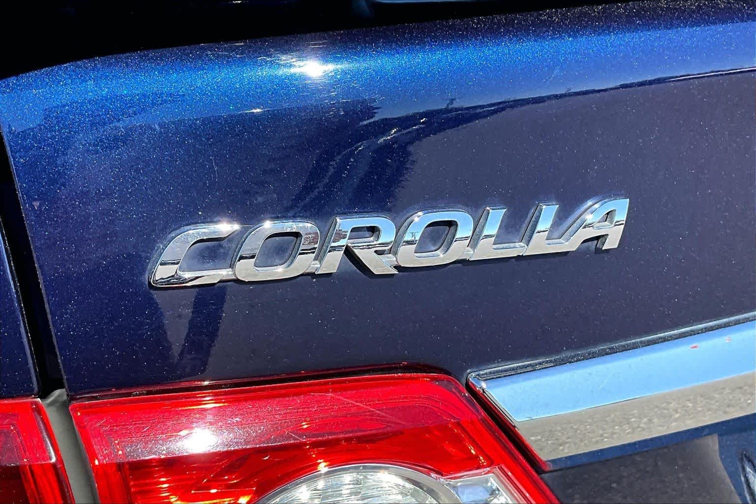 Used 2011 Nautical Blue Metallic Toyota LE image 30