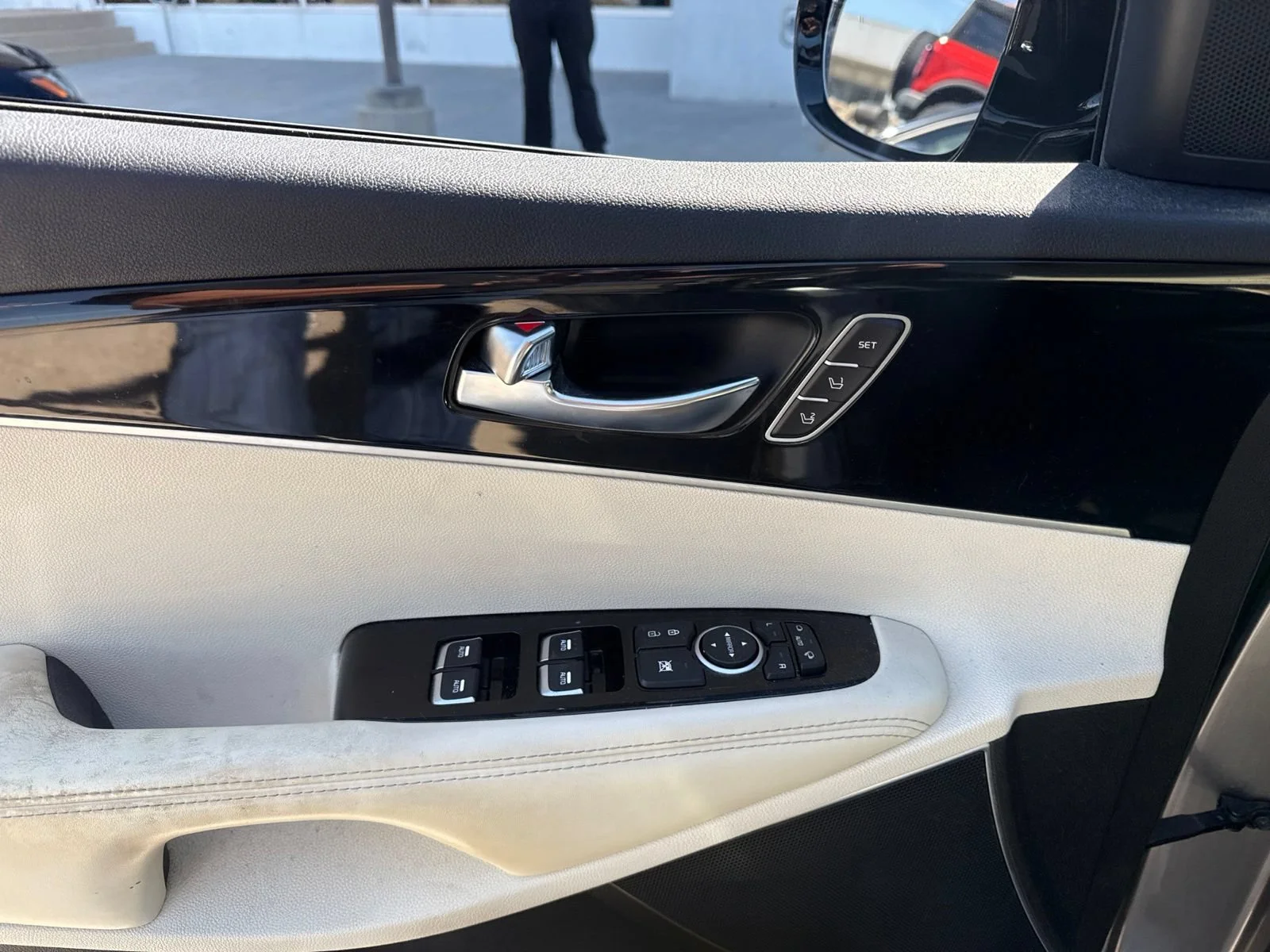 Used 2016 Gray Kia 3.3L SXL image 14