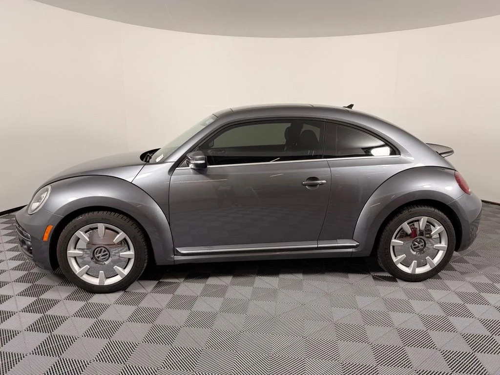 Used 2019 Gray Volkswagen 2.0T SE image 7