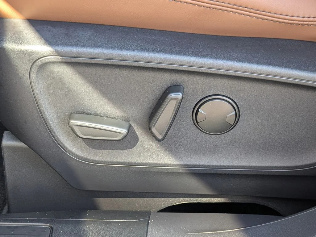 New 2025 Shadow Black Ford Outer Banks image 20