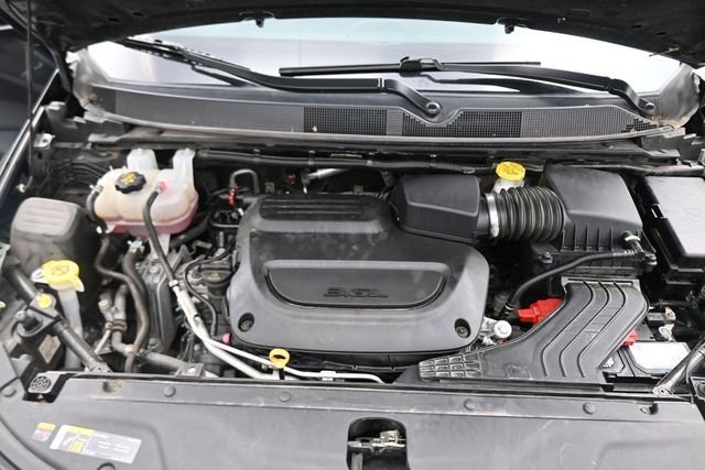 Used 2023 Black Chrysler Touring L image 27